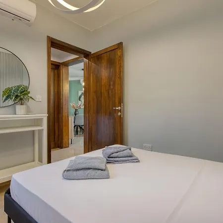 3 Bedroom Penthouse With Jacuzzi And Roof Terrace Vfra1-1 בית נופש *